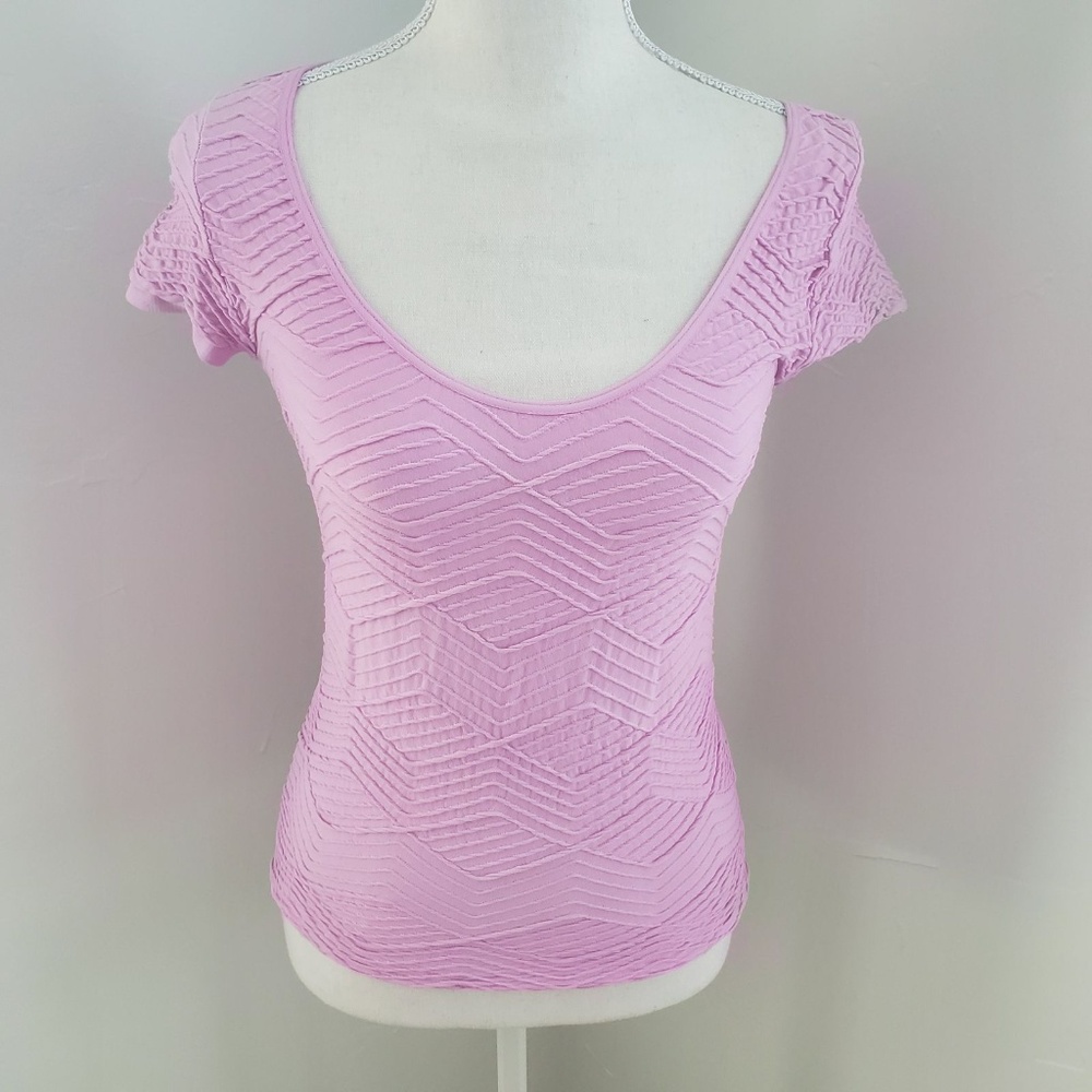 NWOT Bebe Textured Back Cutout Orchid Sexy Tee